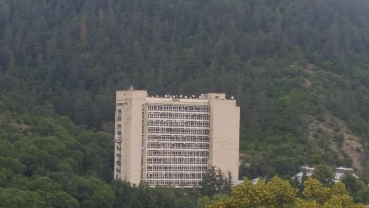 Mtis Kheoba Apartment Borjomi Luaran gambar